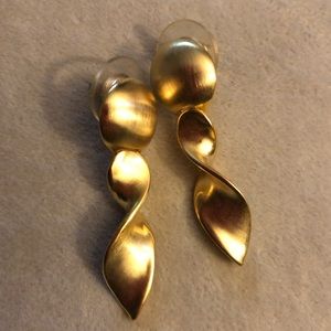 Matte gold tone vintage pierced earrings